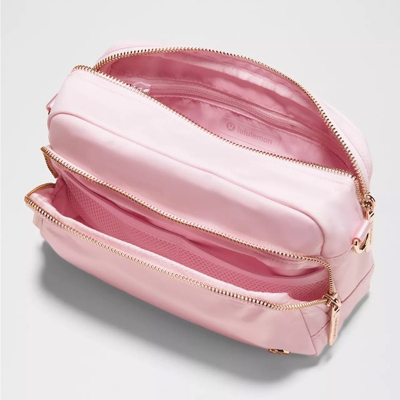 NWT Lululemon Everywhere Crossbody Bag 3L Large Blissful Pink/Gold MetalHardware - Picture 5 of 12